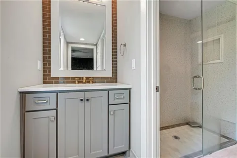 $1,275,000 | 770 Suffolk Drive, Loch Lloyd, MO 64012