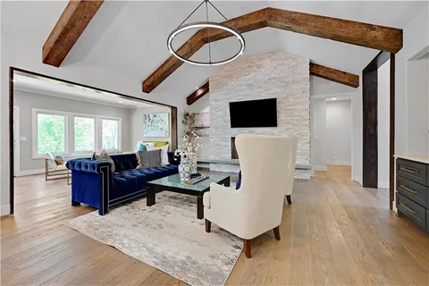 $1,275,000 | 770 Suffolk Drive, Loch Lloyd, MO 64012