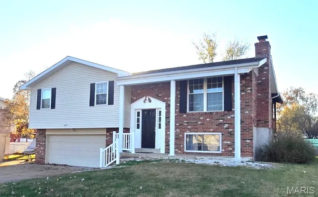 $260,000 | 5845 Cranberry Drive, Imperial, MO 63052