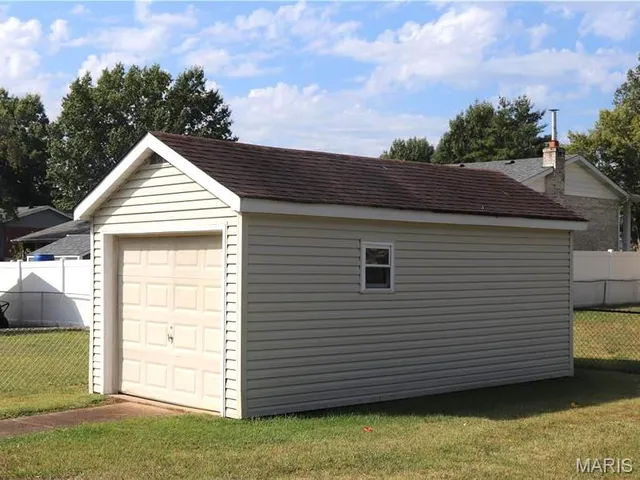 $260,000 | 5845 Cranberry Drive, Imperial, MO 63052