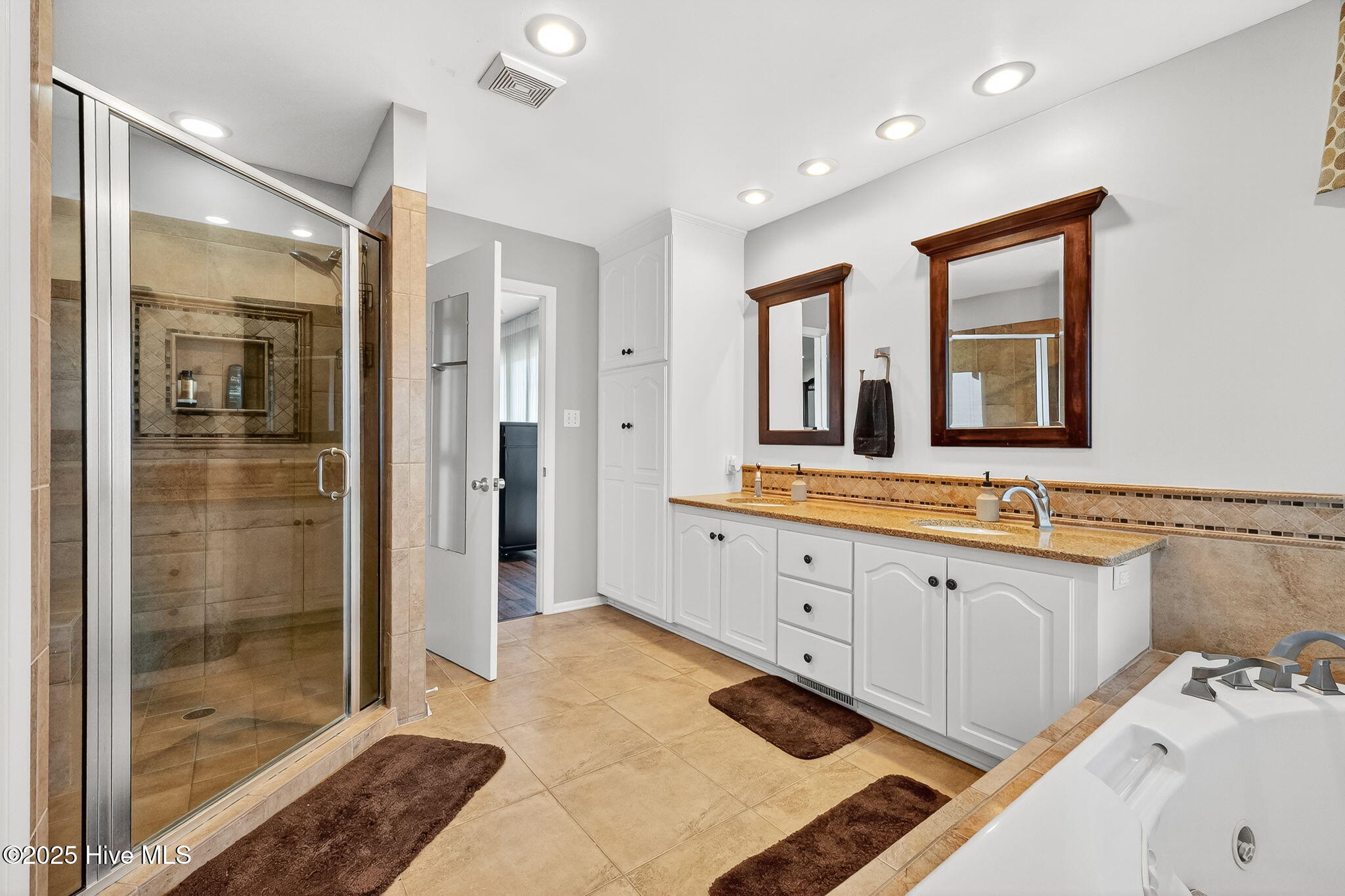 329 Ditchbank Road Goldsboro, NC 27534 - Photo 30 of 73 Primary Owner's Bathroom