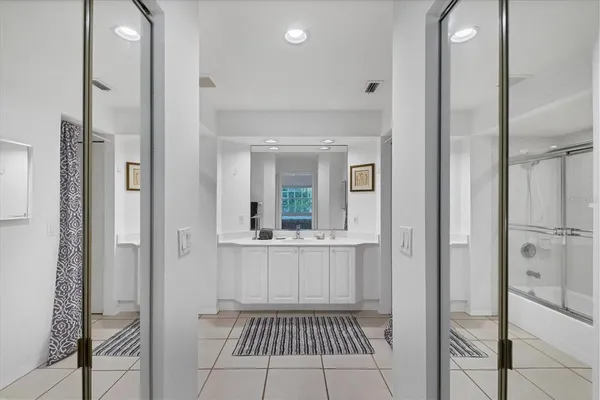 $4,200 | 3803 54th Drive West, Unit 202, Bradenton, FL 34210