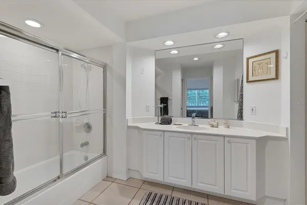 $4,200 | 3803 54th Drive West, Unit 202, Bradenton, FL 34210