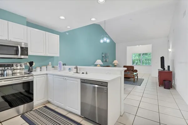 $4,200 | 3803 54th Drive West, Unit 202, Bradenton, FL 34210