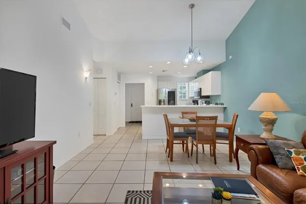 $4,200 | 3803 54th Drive West, Unit 202, Bradenton, FL 34210