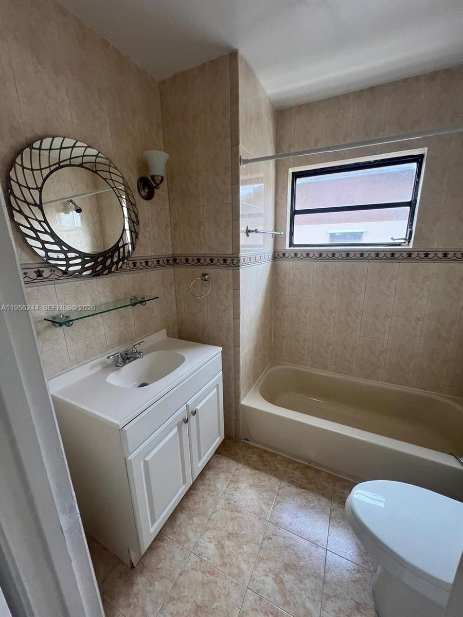 Hialeah Hialeah, FL 33012 - Photo 15 of 20