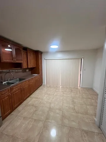 $2,450 | Hialeah, Hialeah, FL 33012