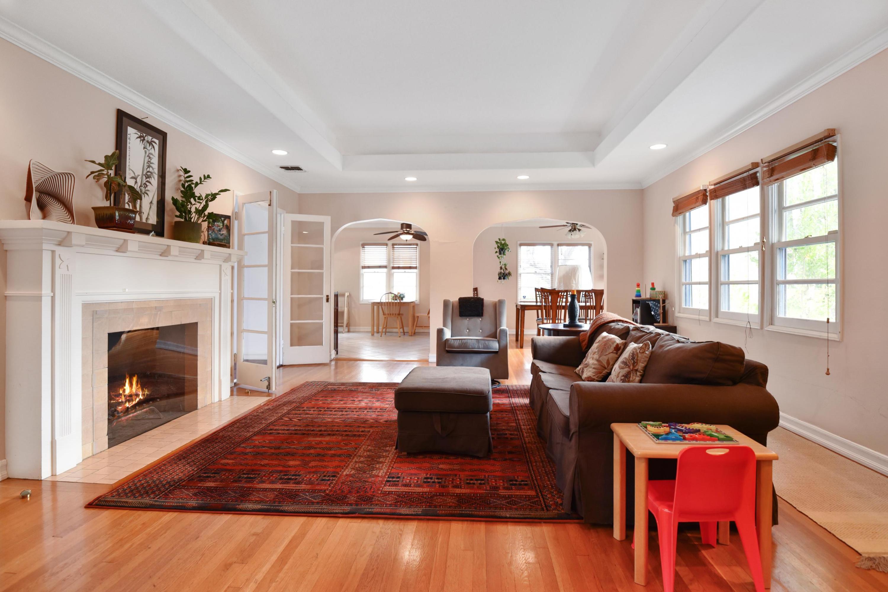 102 San Roque Road Santa Barbara, CA 93105 - Photo 4 of 20 Living room