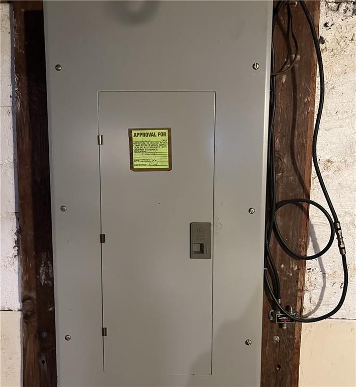 421 Butler Street Springdale, PA 15144 - Photo 24 of 30 200 amp service