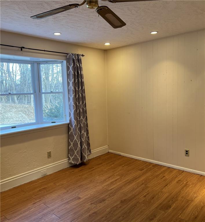 421 Butler Street Springdale, PA 15144 - Photo 5 of 30 Gallery Image 5