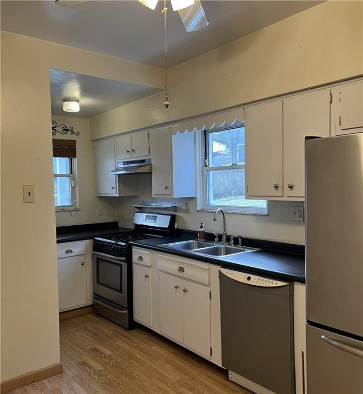 421 Butler Street Springdale, PA 15144 - Photo 10 of 30 Kitchen