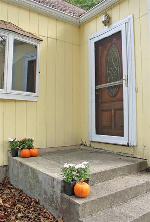 28 Victory Road Walpole, MA 02032 - Photo 3 of 24 Gallery Image 3