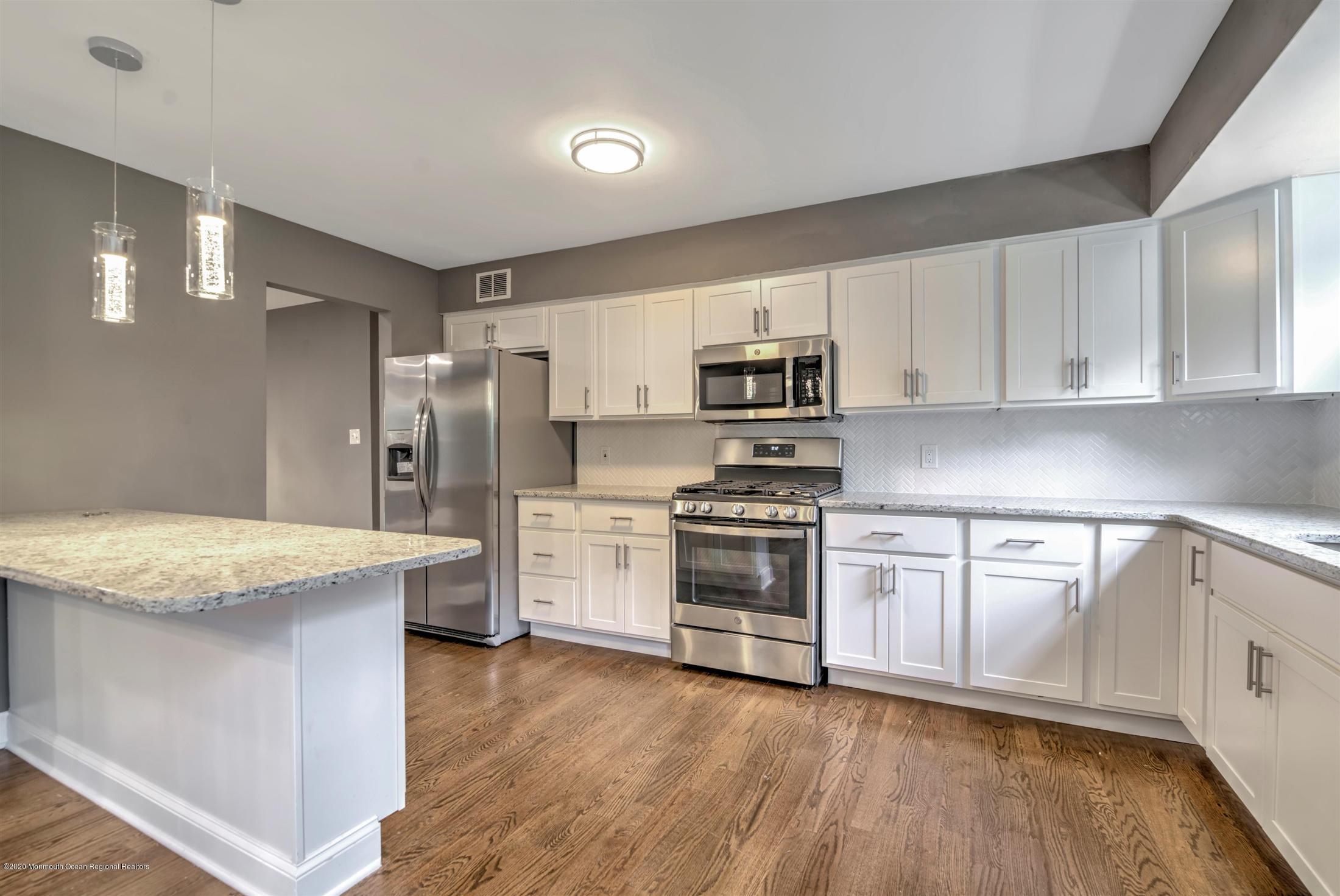 19 Willow Brook Road Freehold, NJ 07728 - Photo 12 of 35 15-KITCHEN