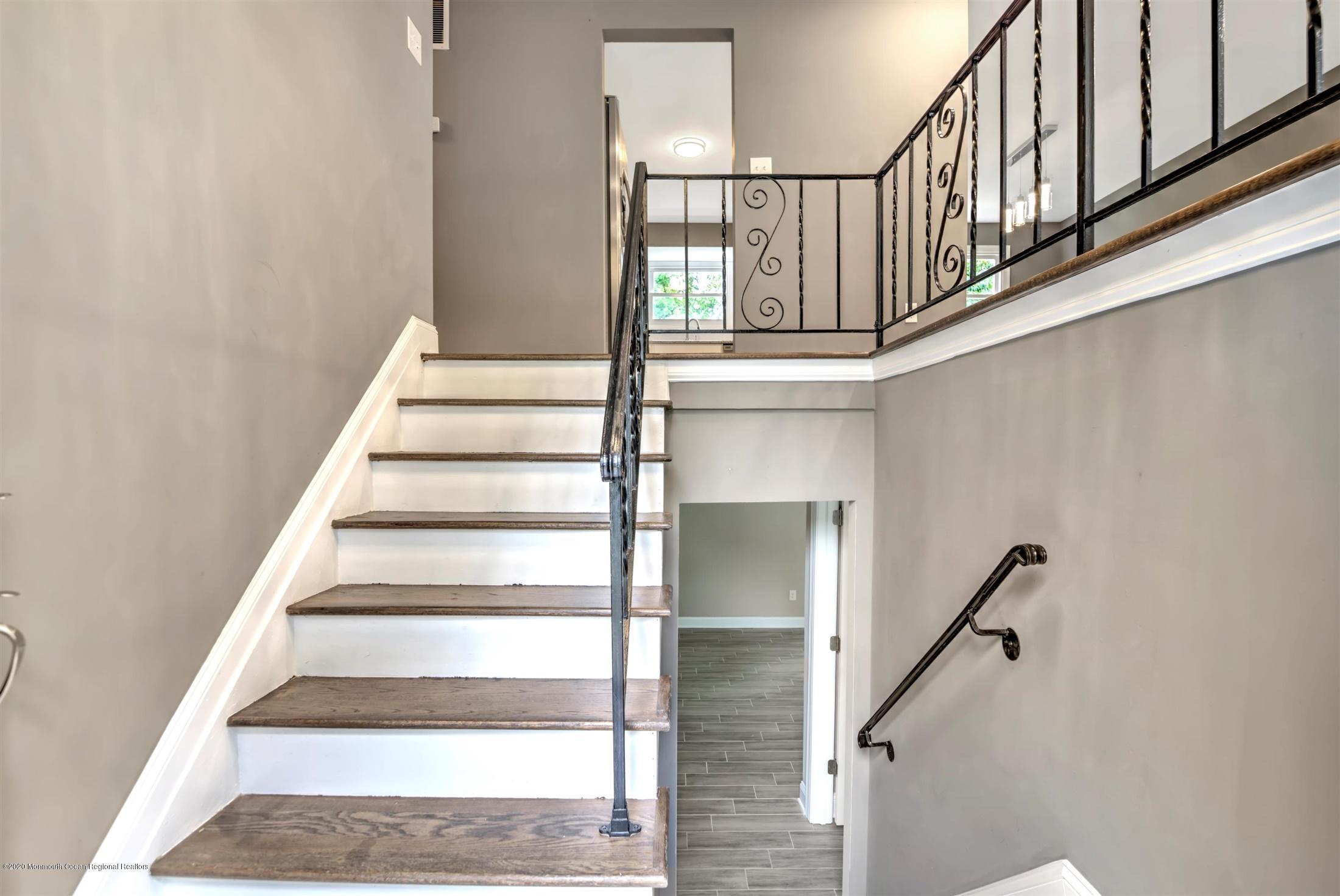19 Willow Brook Road Freehold, NJ 07728 - Photo 2 of 35 05-FOYER