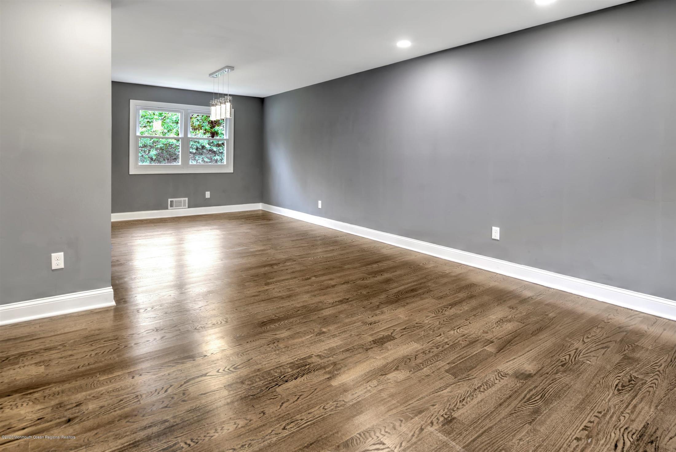 19 Willow Brook Road Freehold, NJ 07728 - Photo 5 of 35 08-LIVING ROOM