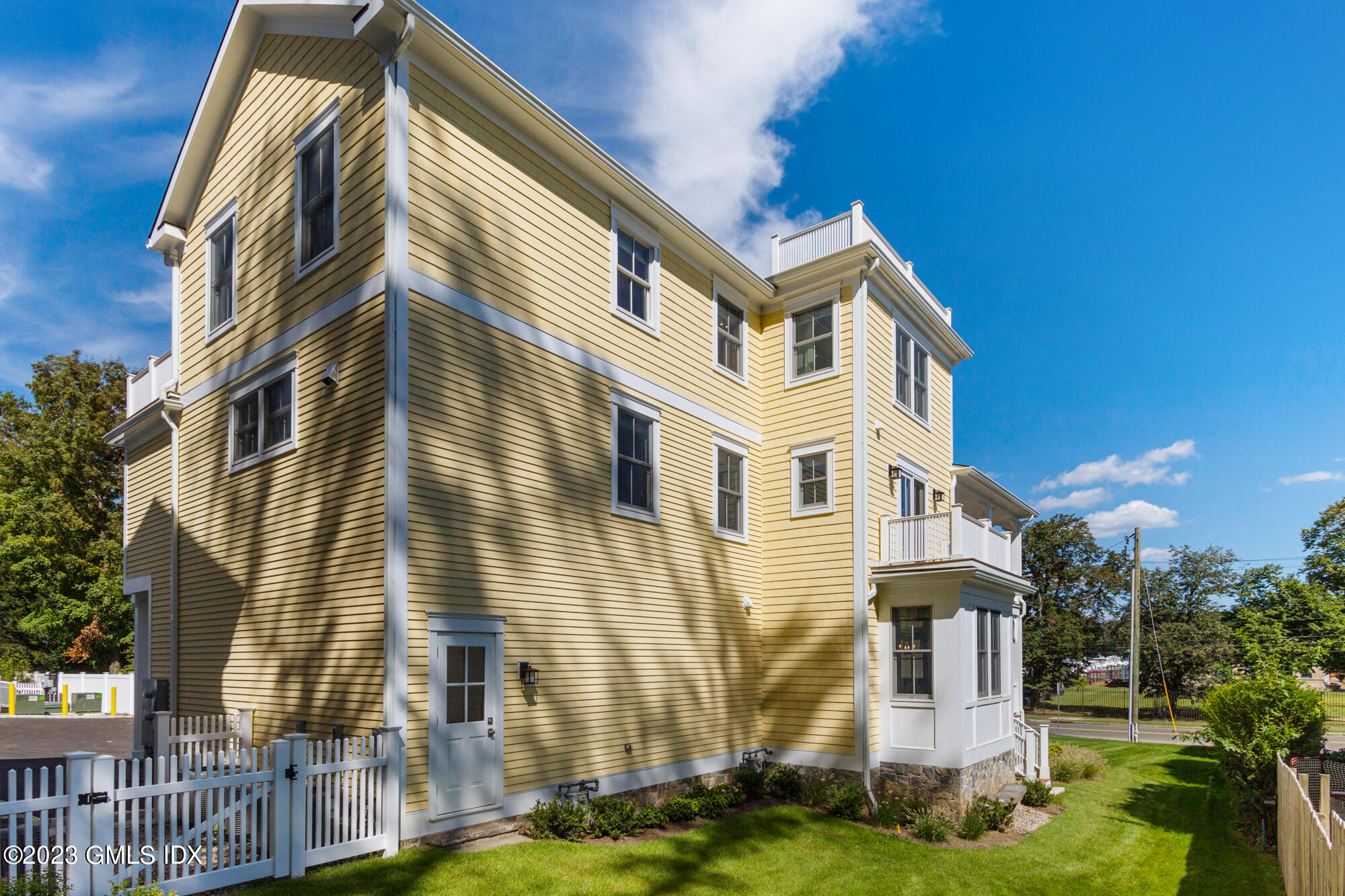 75 Strickland Road, Unit F Cos Cob, CT 06807 - Photo 23 of 25 IMG_2652