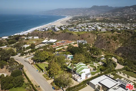 $5,600,000 | 29417 Bluewater Road, Malibu, CA 90265