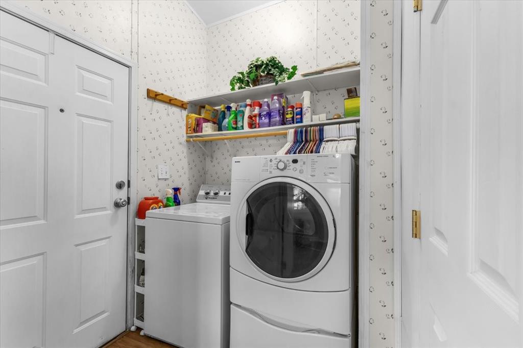 1849 Floyd Road Weatherford, TX 76087 - Photo 19 of 40 a utility room with dryer and washer