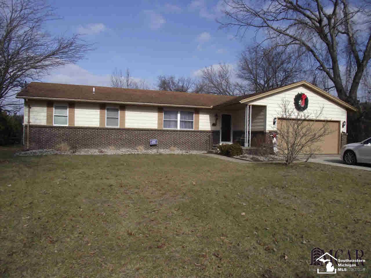 4830 Smith Road Ottawa Lake, MI 49267 - Photo 2 of 24 21409287-1.JPG