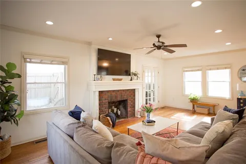 $475,000 | 524 East 56th Street, Kansas City, MO 64110