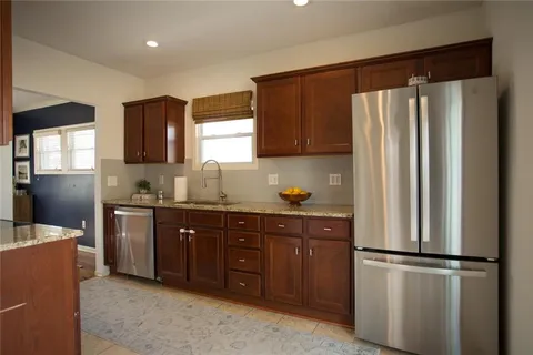 $475,000 | 524 East 56th Street, Kansas City, MO 64110