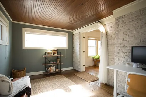 $475,000 | 524 East 56th Street, Kansas City, MO 64110