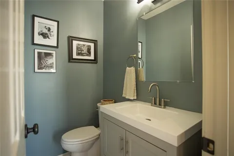 $475,000 | 524 East 56th Street, Kansas City, MO 64110