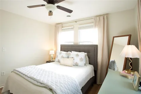 $475,000 | 524 East 56th Street, Kansas City, MO 64110