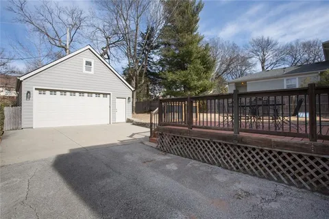 $475,000 | 524 East 56th Street, Kansas City, MO 64110