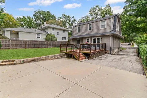 $475,000 | 524 East 56th Street, Kansas City, MO 64110