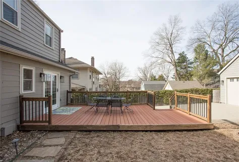 $475,000 | 524 East 56th Street, Kansas City, MO 64110