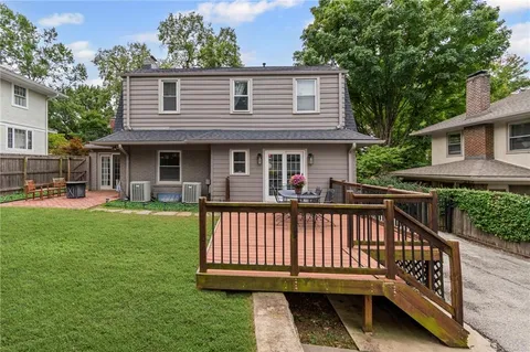 $475,000 | 524 East 56th Street, Kansas City, MO 64110