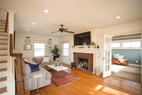 $475,000 | 524 East 56th Street, Kansas City, MO 64110