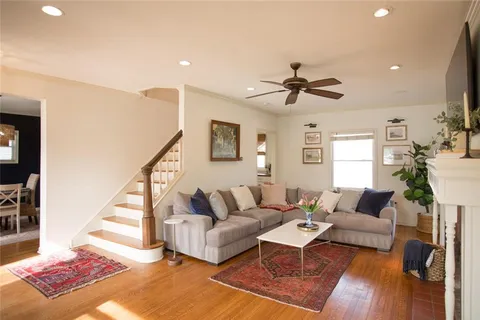 $475,000 | 524 East 56th Street, Kansas City, MO 64110