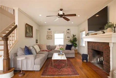 $475,000 | 524 East 56th Street, Kansas City, MO 64110