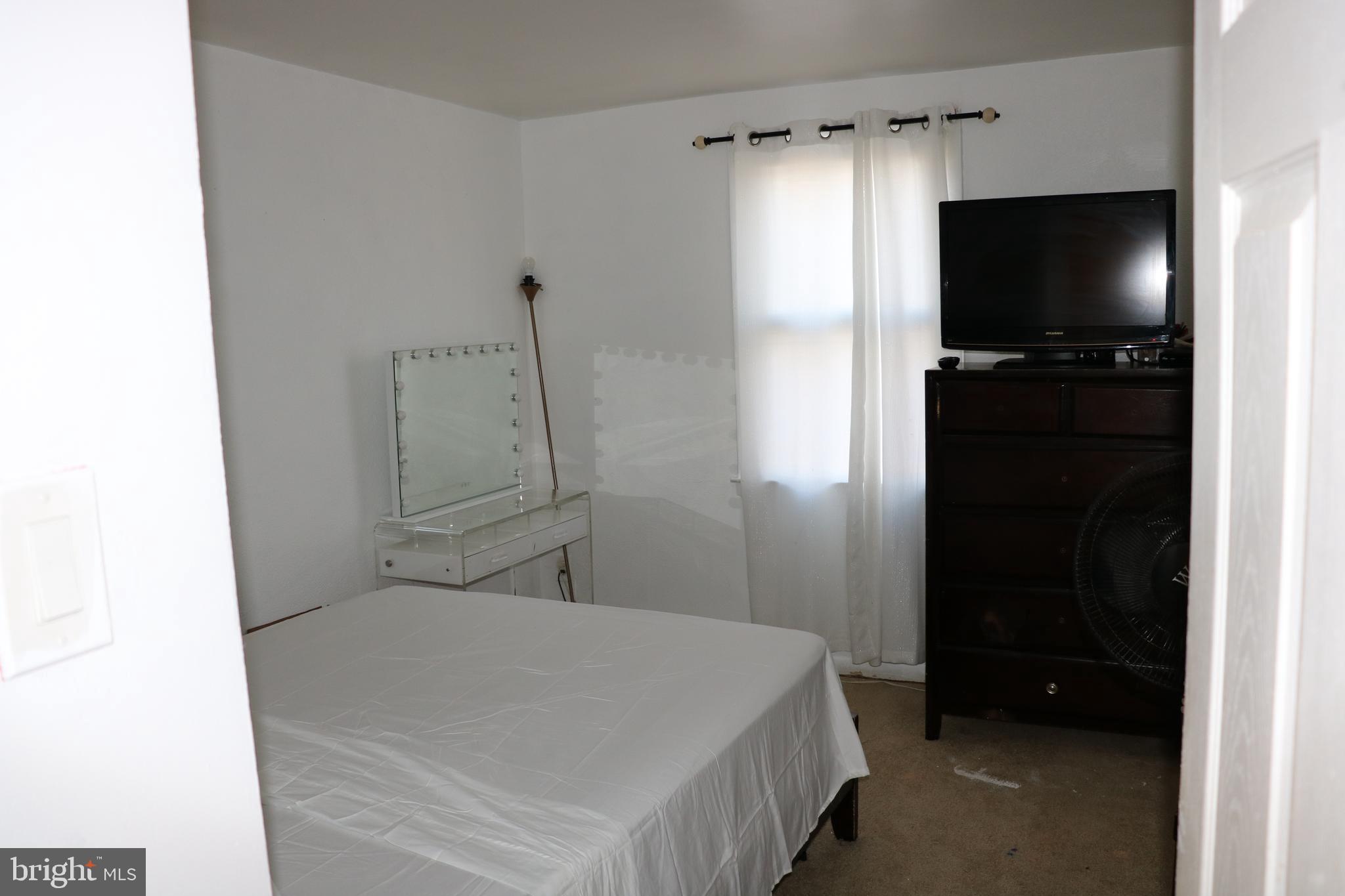 1103 Crestview Road Darby, PA 19023 - Photo 13 of 26 Middle bedroom