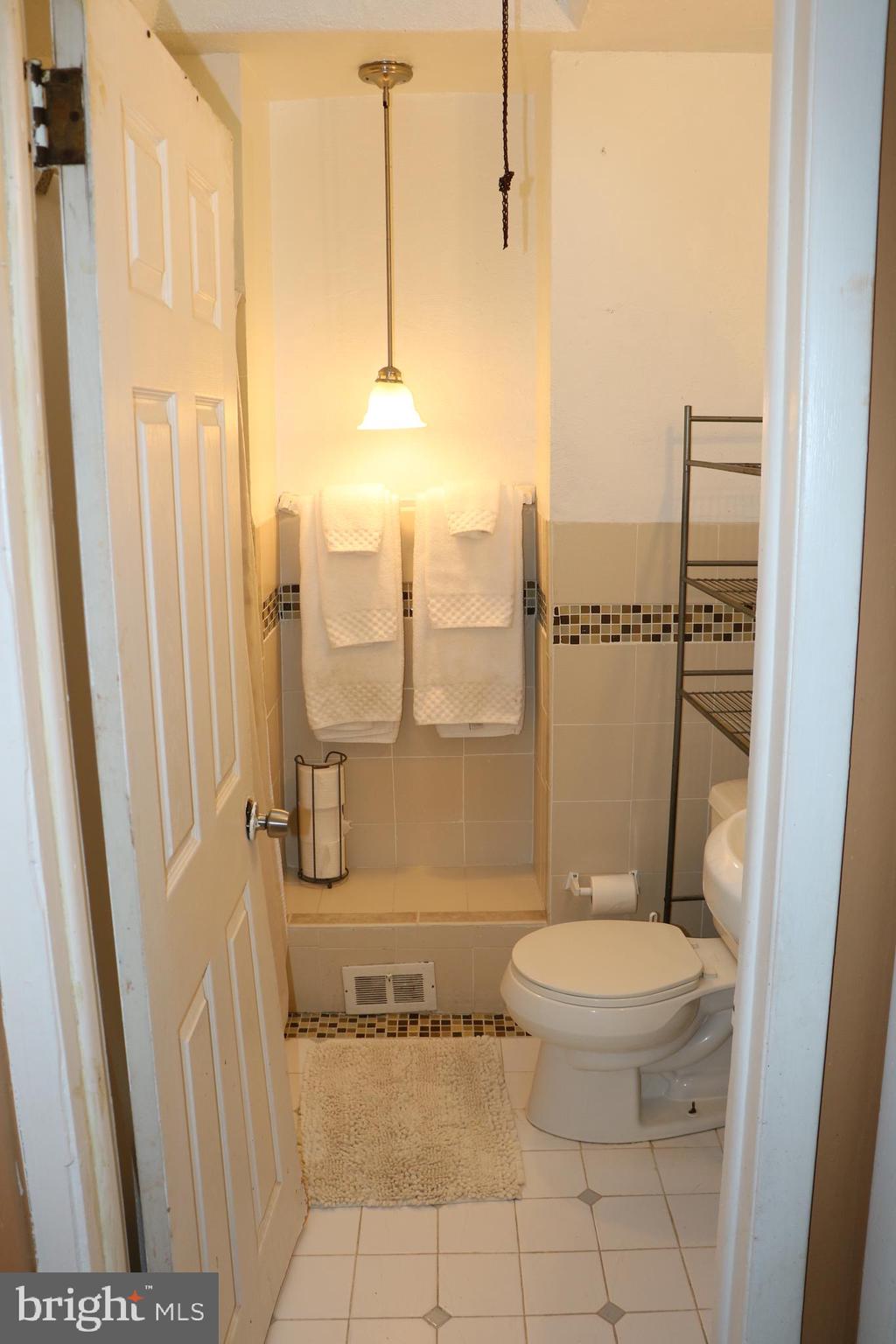 1103 Crestview Road Darby, PA 19023 - Photo 16 of 26 Main bathroom