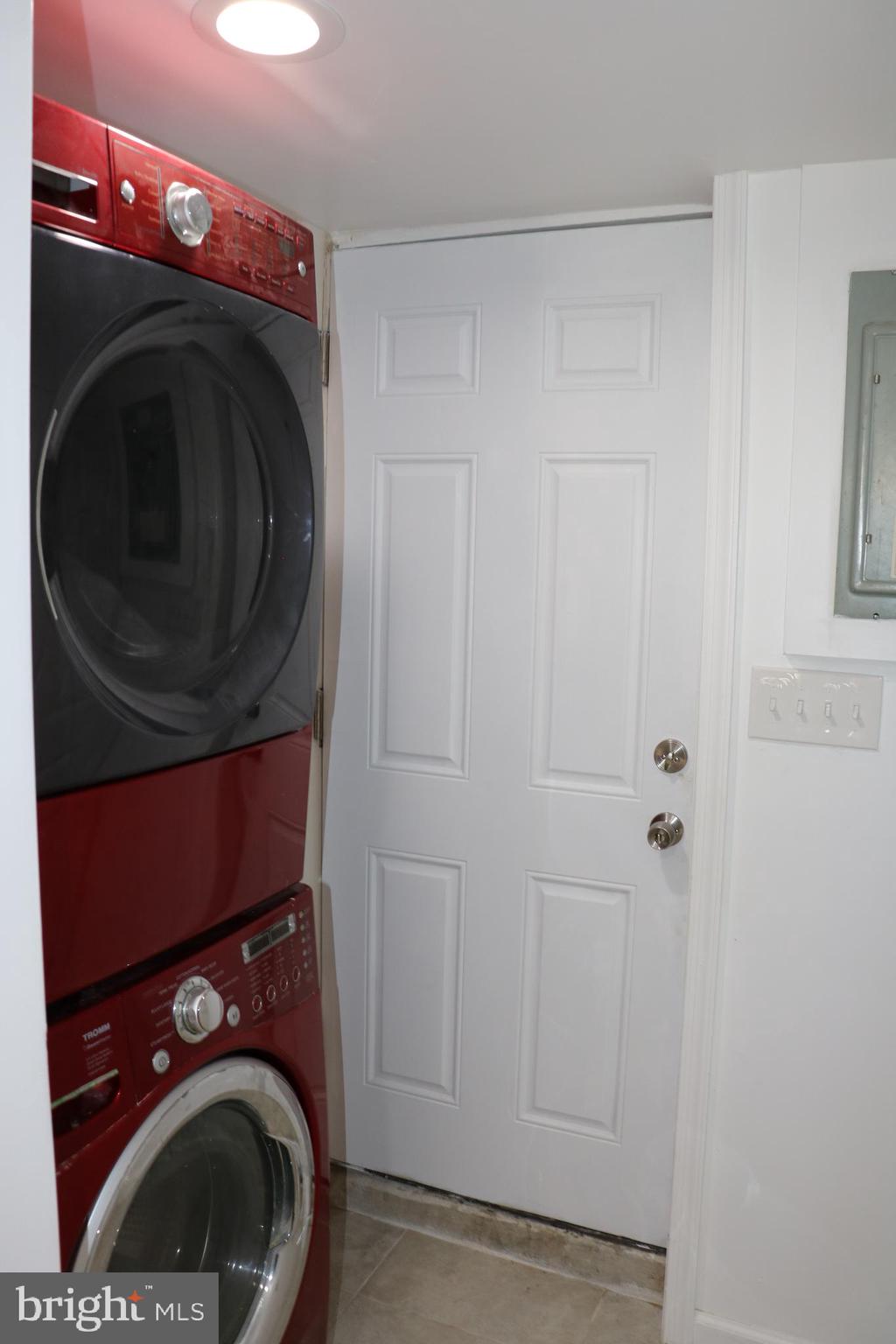 1103 Crestview Road Darby, PA 19023 - Photo 22 of 26 Washer and dryer