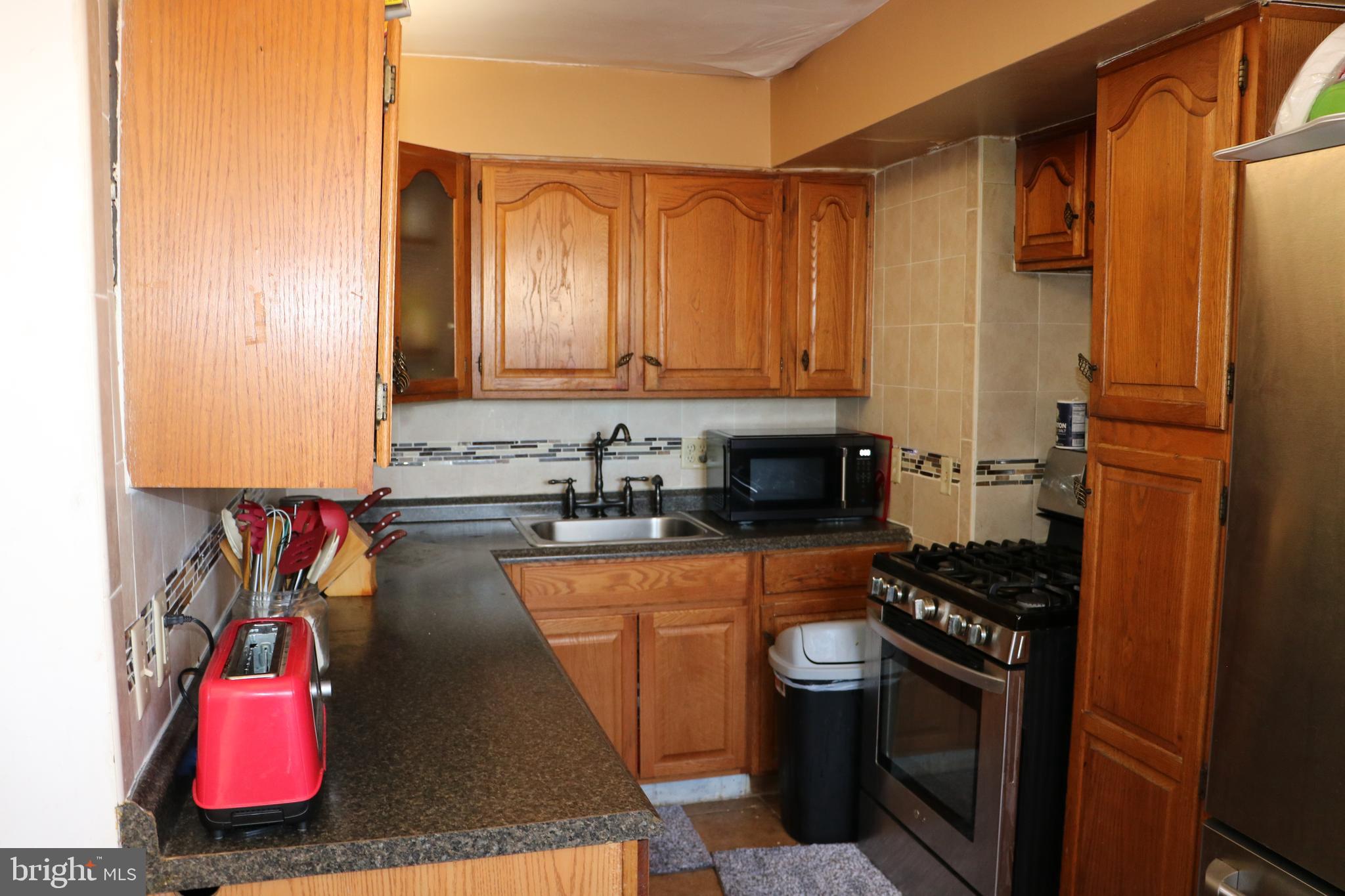 1103 Crestview Road Darby, PA 19023 - Photo 7 of 26 Kitchen