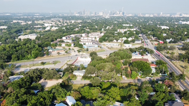 1189 Ridge Drive Austin, TX 78721 - Photo 2 of 4 a view of a city