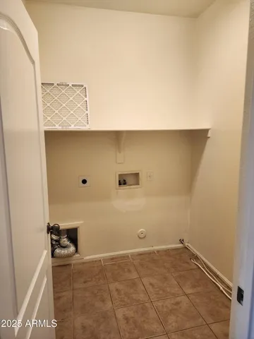 a view of utility room