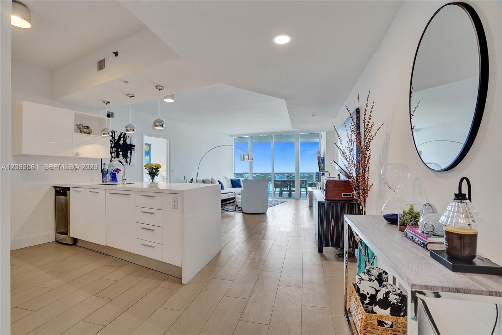 400 Alton Road, Unit 1505 Miami Beach, FL 33139 - Photo 3 of 25 Gallery Image 3