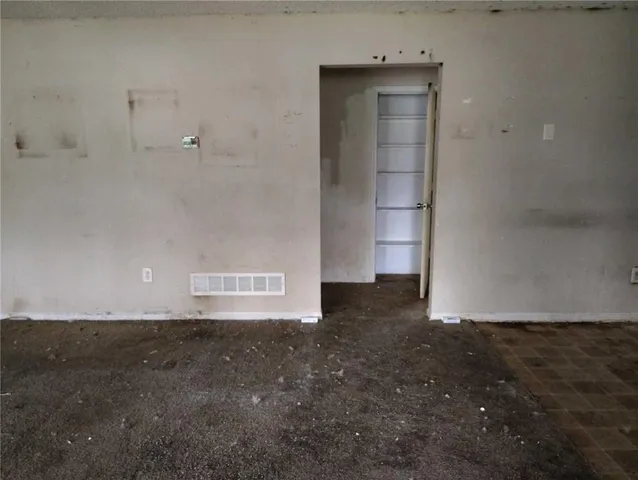 $125,000 | 1909 South Ellison Way, Independence, MO 64050