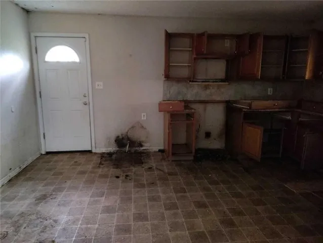 $125,000 | 1909 South Ellison Way, Independence, MO 64050