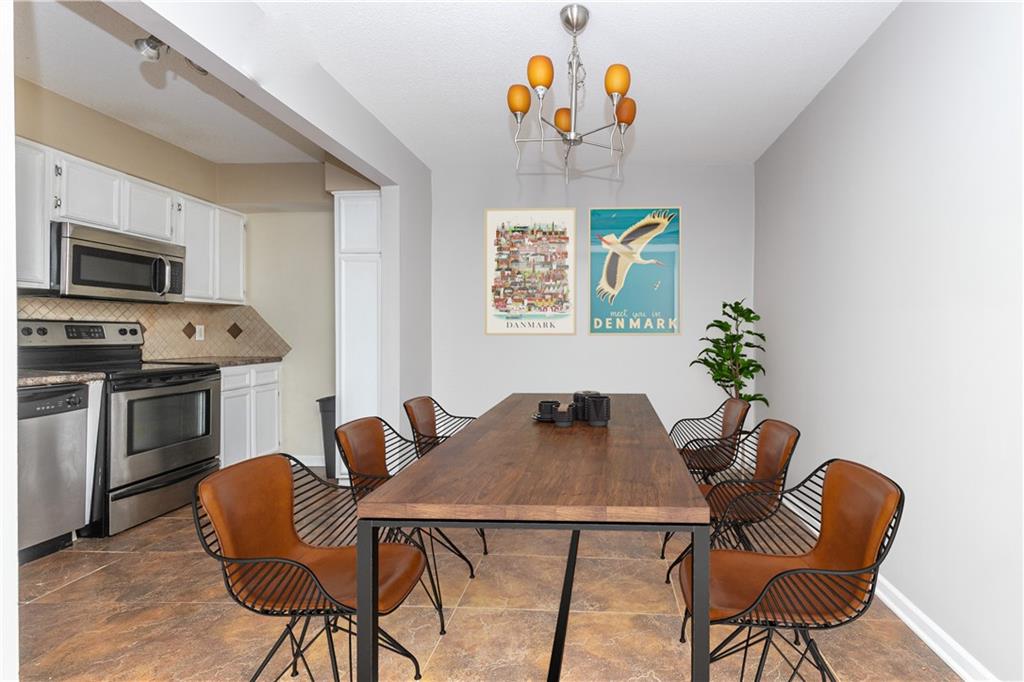 3602 Gillham Road Kansas City, MO 64111 - Photo 11 of 24