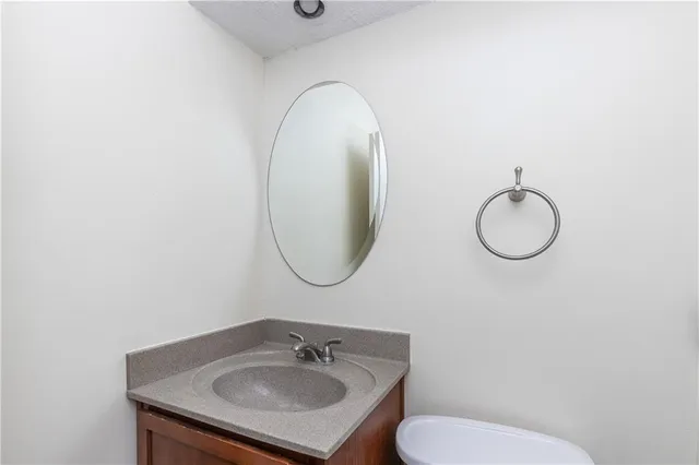 $183,500 | 3602 Gillham Road, Kansas City, MO 64111