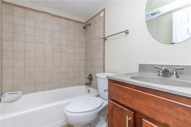 $183,500 | 3602 Gillham Road, Kansas City, MO 64111