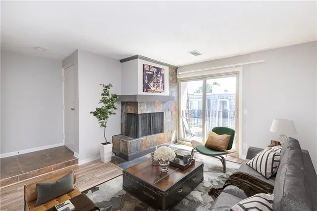 $183,500 | 3602 Gillham Road, Kansas City, MO 64111