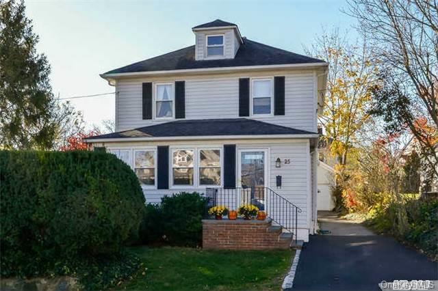 25 Soundview Avenue Locust Valley, NY 11560 - Photo 1 of 1 Front View