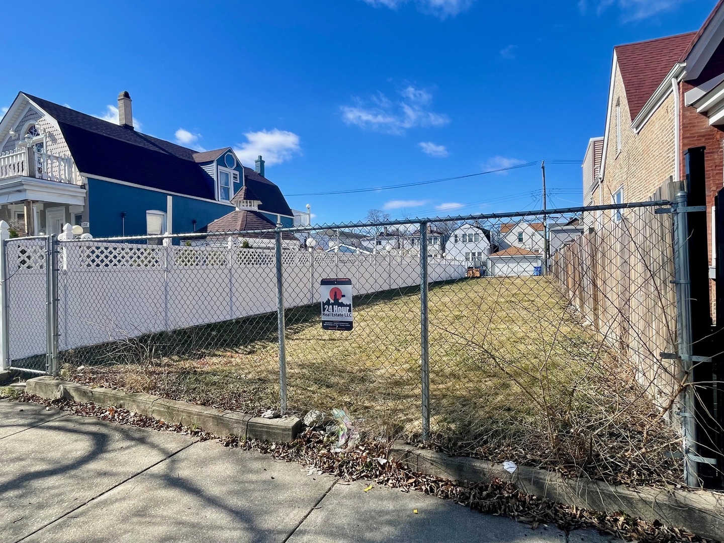 932 North Trumbull Ave  